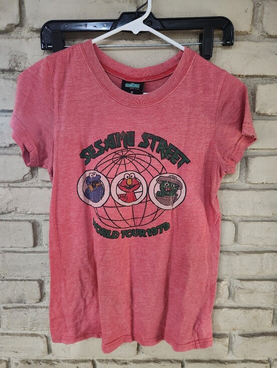Sesame Street Tops - Vintage 2003 Sesame Street T-shirt